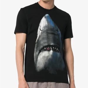 Givenchy shark print cotton short sleeve t shirt (new without tag)